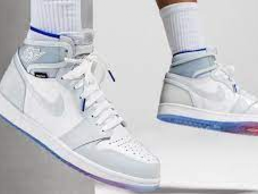 Phối Tất Với Giày Sneaker Nam: Bí Quyết Tạo Nên Phong Cách Hoàn Hảo