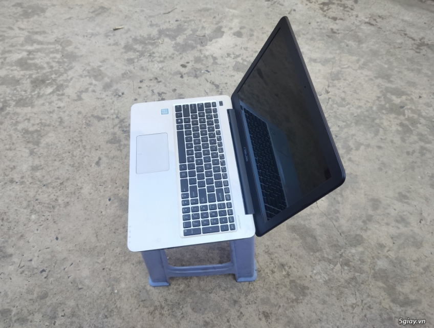 Bán Laptop Asus X556UA core i5 thế hệ thứ 6, Ram 8gb, SSD 256gb