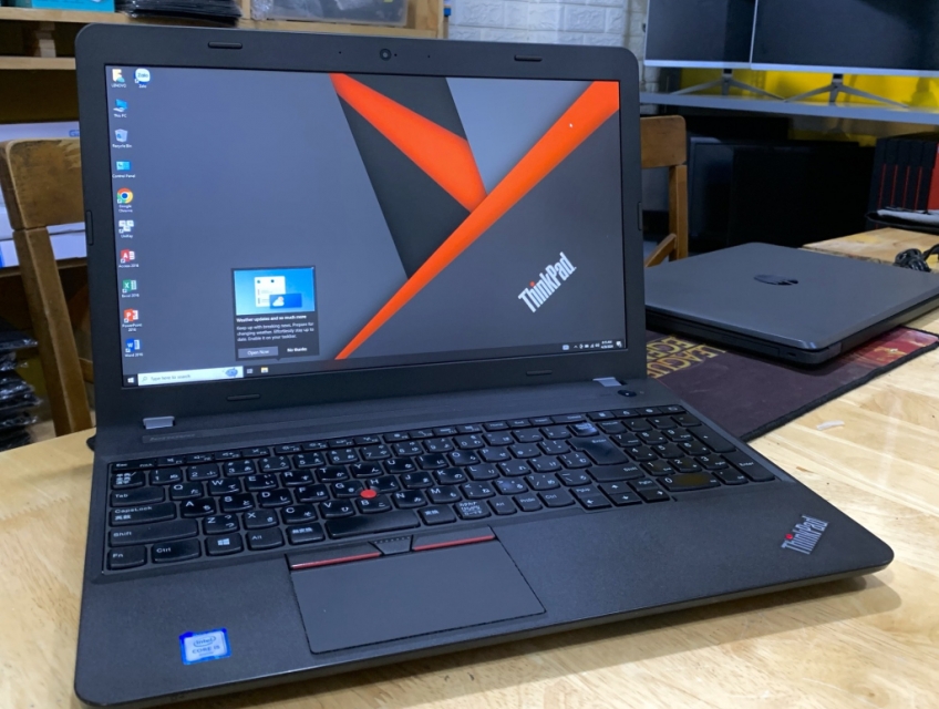 Lenovo Thinkpad E560 Core i5-6200U Ram 8GB SSD 120GB + HDD 1TB Full HD