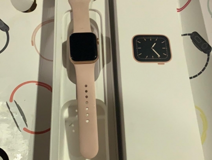 Apple Watch Series 5 Màu hồng 99%