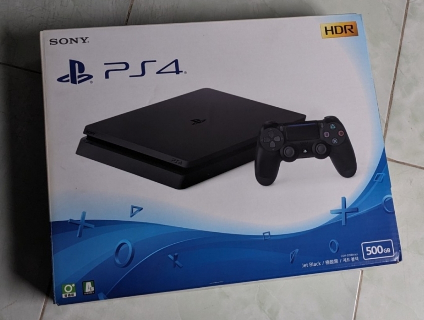 PS4 Slim 2218A kèm Pes21