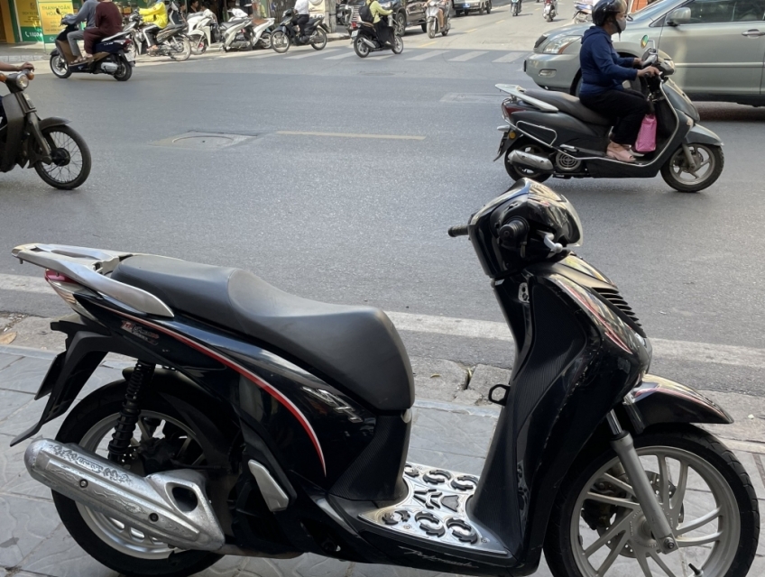 bán chiếc xe máy giá rẻ, honda SH125 Giá 35Tr