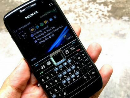 Nokia E71 Zin chính hãng New có 3G,WiFi pin trâu siêu rẻ 539k,Có giao