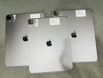 iPad Pro 12.9” 2020 Máy body không sạc cáp Chưa xài bh dài 2023