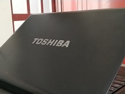 Cần bán laptop giá sinh viên 2m