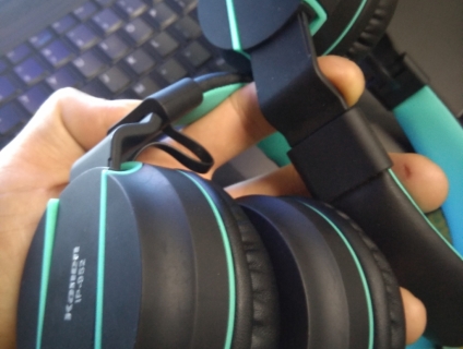 Tay nghe chụp kanen  chính hãng cũ.150k.2 cai 280k