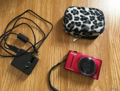 Cần bán : Nikon Coolpix S8100 có sạc, cáp, thẻ 8 gb