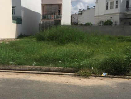 cần bán lô đất thổ cư Dt120m2,SHR,phan văn hớn hóc môn