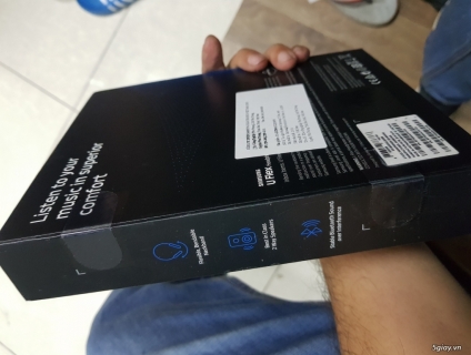 Cần bán tai nghe Bluetooth uflex sam sung nguyên seal