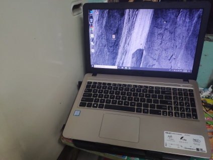 Laptop Asus i5 mới 99%