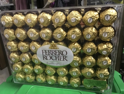 chocolate nhân hạt dẻ Ferrero Rocher48 Viên cũa Mỹ. Hàng xách Tay