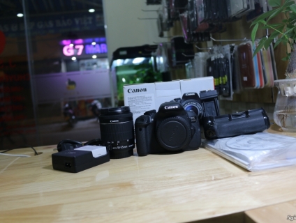 em bán bộ máy ảnh canon 700d kèm kít 18-55 stm
