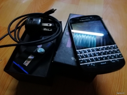 Cần bán blackberry Q10