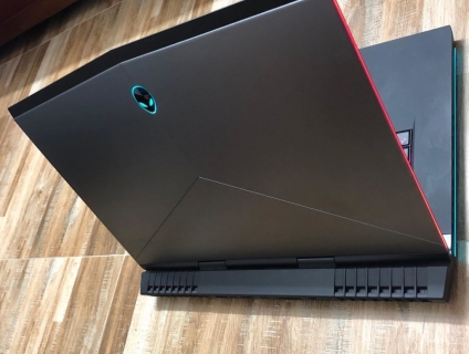 Cần bán : Alienware 15 R3, i7 7700HQ, gtx 1060 6gb, ram 16gb