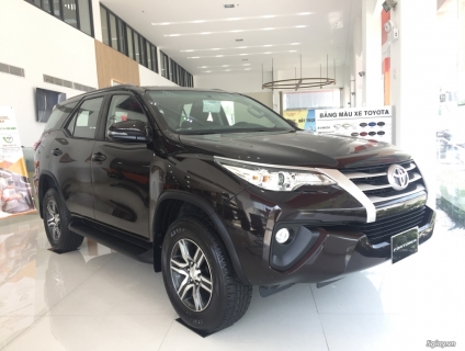 TOYOTA FORTUNER Máy Dầu + Số Sàn