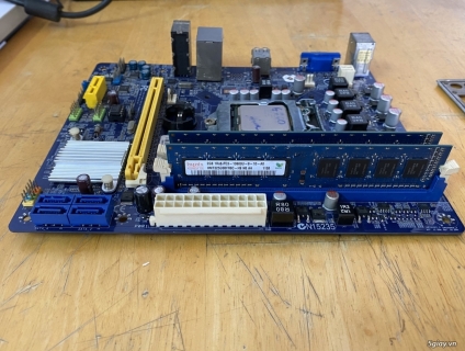 Bán Combo main Foxcon gồm : Main Foxcon H61 + CPUG860 + Ram 4G