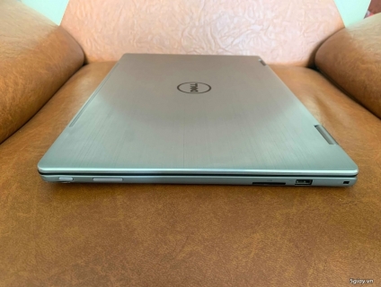 Dell 2-1 7579 core i7 7500u ram 8GB SSD 256GB FHD IPS