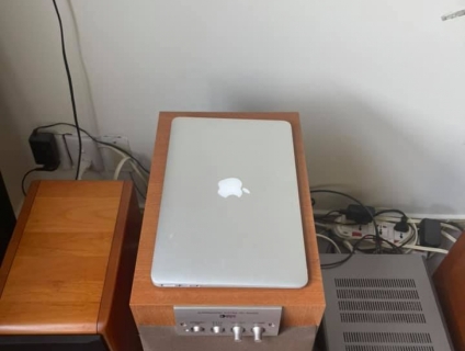 MACBOOK AIR i7 ram8g ssd256g sạc 127lan máy nguyên zin 100% mới 99%