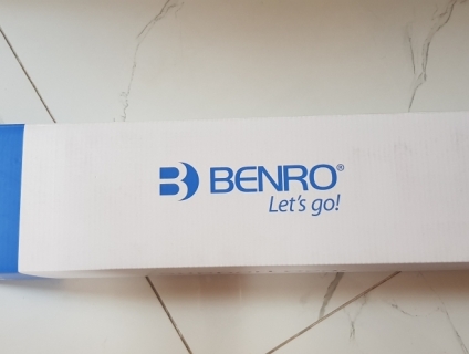 Cần thanh lý 1 chân máy ảnh Benro giá tốt