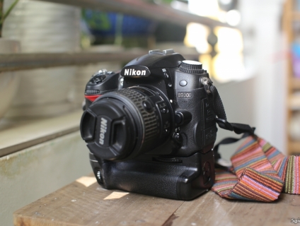 Bán Combo Nikon D7000 kèm grip và kit 18-55 VR2 hàng đẹp !