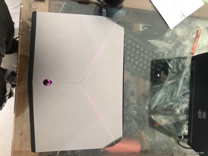 Cần bán laptop Alienware 15R2