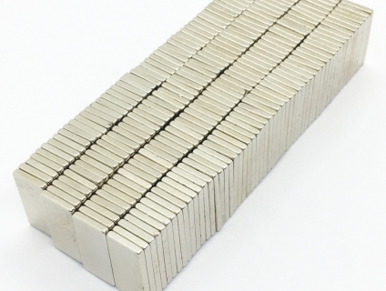 Nam châm vĩnh cửu chuyên máy phát loại nhỏ