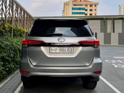 HCM - Cho thuê xe 7 chỗ ; LH 0933000333