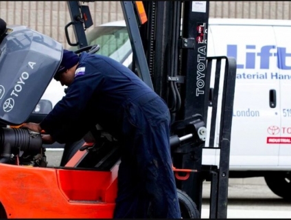 Sửa Xe Nâng Điện Giá Rẻ – Uy Tín Chuyên Nghiệp Tại Tp HCM