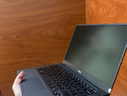 Cần bán Dell XPS 9360 Core I7 8550U ram 8gb, ssd 256gb, FULLHD Mới 99%