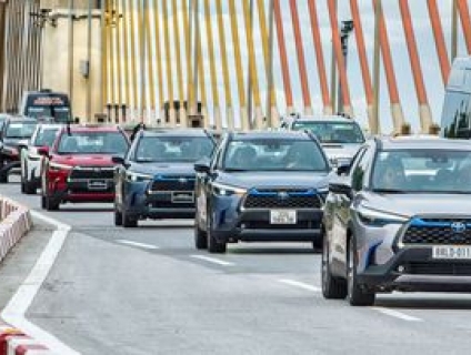 Đánh giá chi tiết xe Toyota Corolla Cross 1.8HV 2021