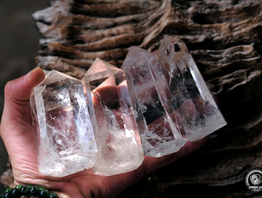 Tìm hiểu về đá thạch anh trắng "giá trị, tính chất” và cách sử dụng