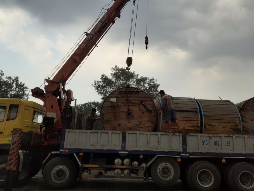 Thuê Xe Cẩu Quận 2 - Vận Chuyển Hàng An Toàn