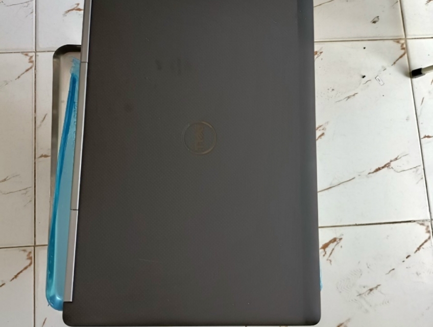 Dell Precision 7720 core i7-7920HQ /32GB/1Tb/VGA P4000 / Màn chuẩn 4K