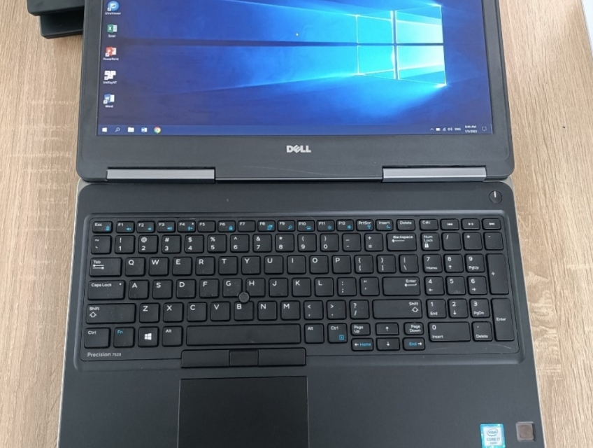 Dell Precision 7520 Core  i7-6820 ,i7 -7820, Xeon E3-1545v5.....