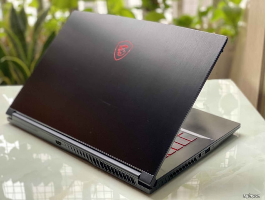 MSI GF63 Core i7-8750H Ram 16GB SSD 128GB và HDD 1TB GTX 1050 FHD đèn
