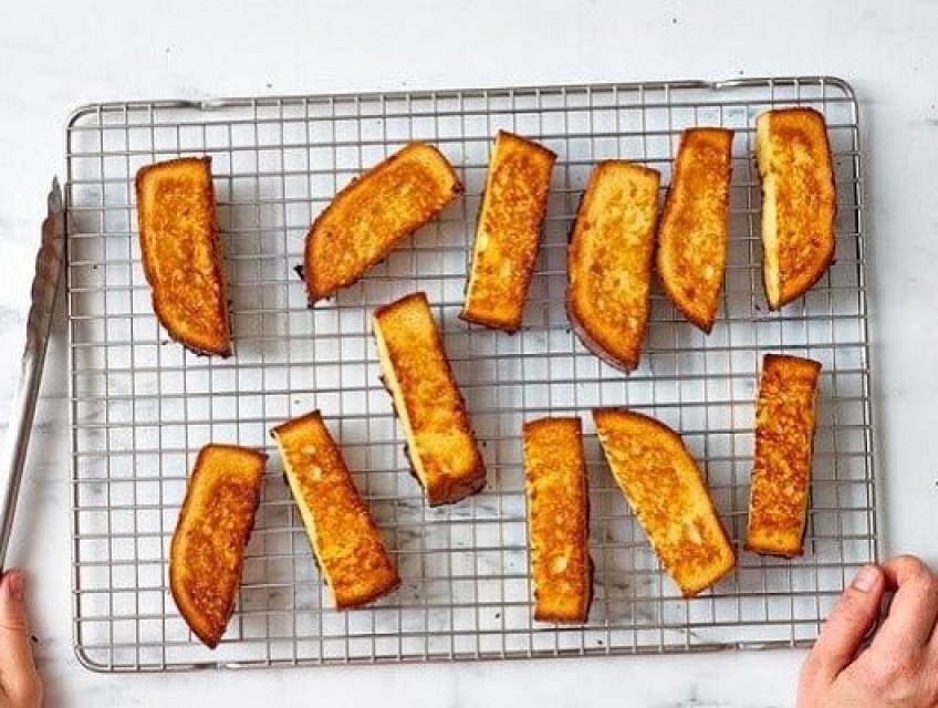 Hướng dẫn chi tiết cách làm bánh mật ong thơm ngon tại nhà