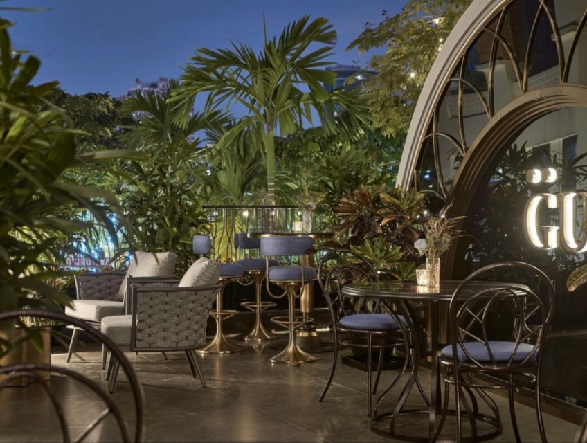 Bữa tối tại nhà hàng lãng mạn GU