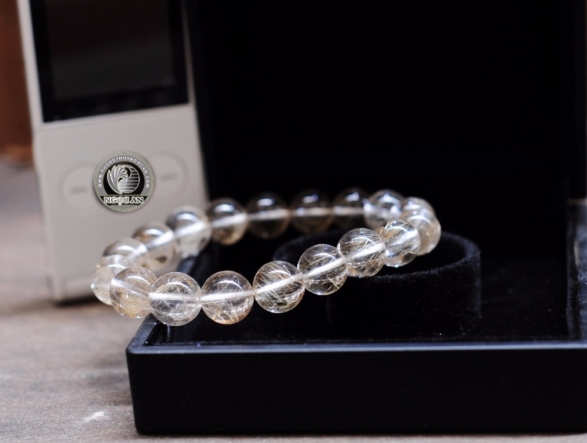 Vòng tay đá thạch anh tóc trắng