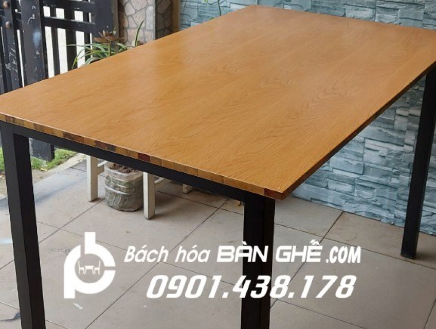 Bàn chữ nhật 120x70 quán ăn, nhà hàng mặt gỗ chân sắt tại HCM