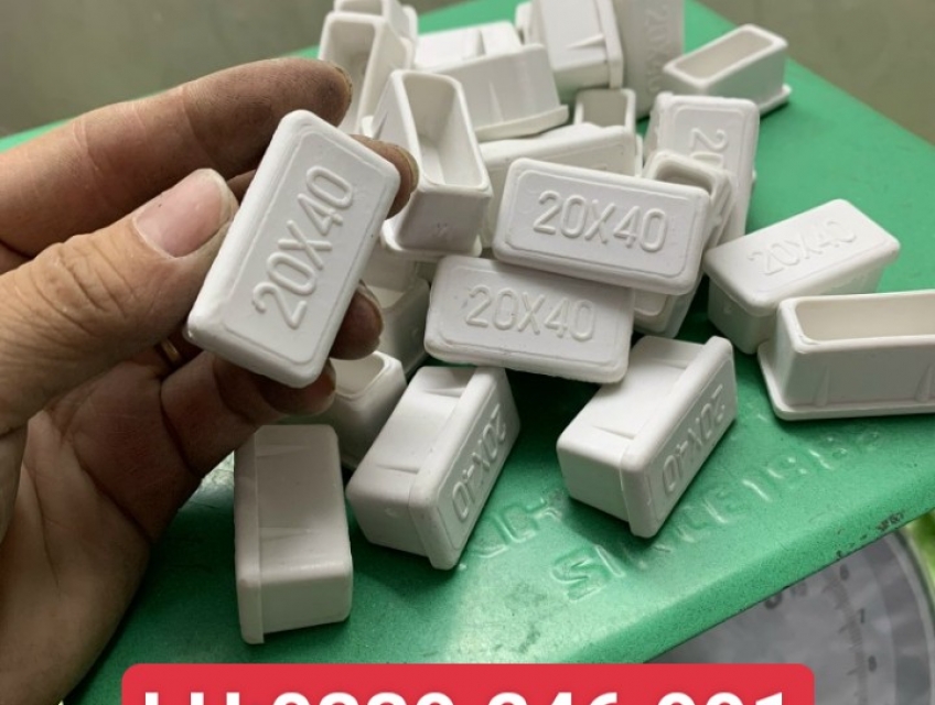 Nắp bịt nhựa, nút bịt chân sắt hộp màu trắng