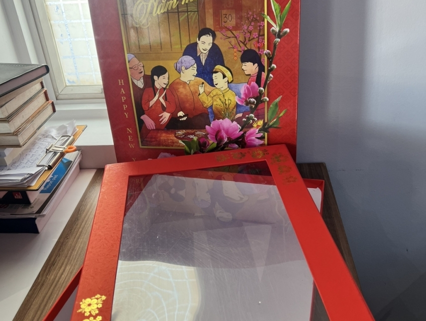 Bán vỏ hộp quà Tết