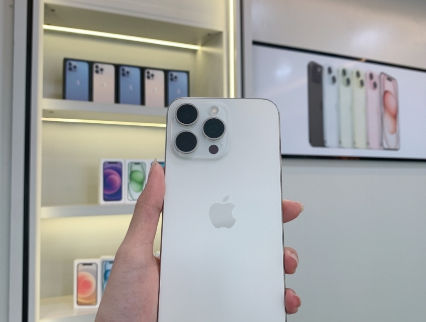 15PM 1TB Trắng LL New chưa active