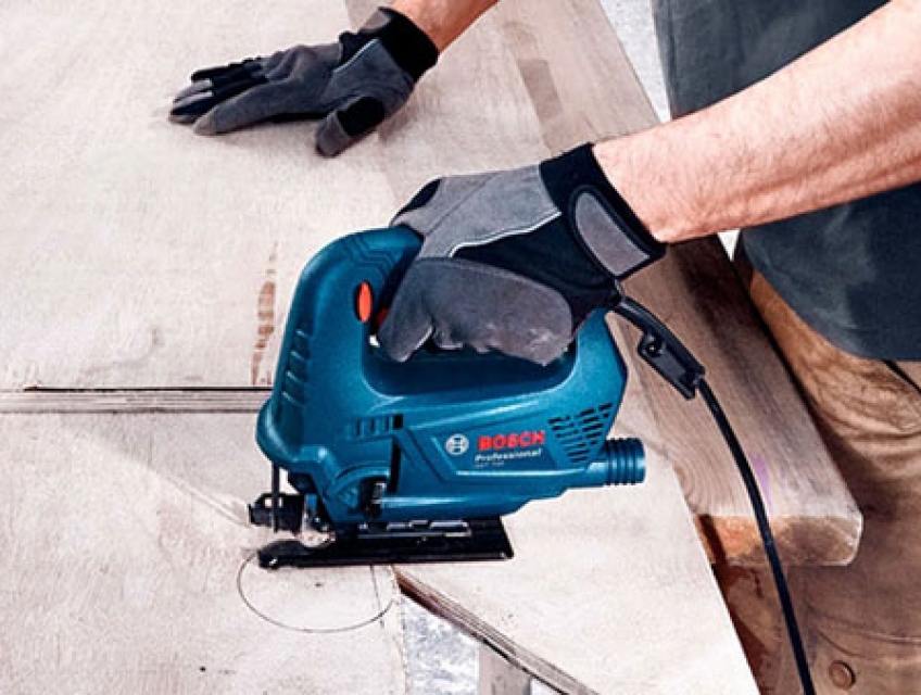 Tổng quan về máy cưa lọng Bosch GST 700