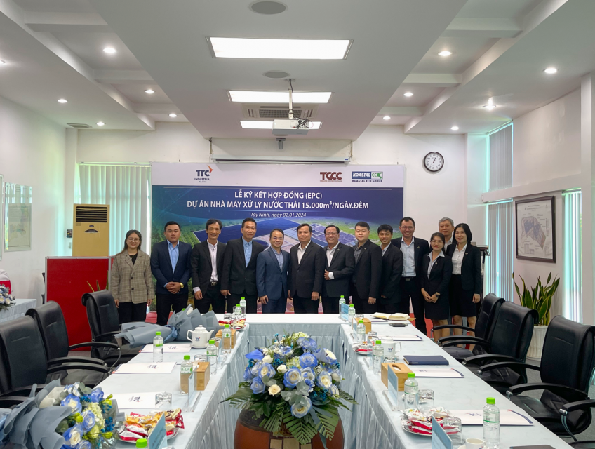 KÝ KẾT HỢP ĐỒNG NHÀ MÁY XLNT TẬP TRUNG KCN DỆT MAY VỚI TẬP ĐOÀN KINH TẾ “LÃO LÀNG” – THÀNH THÀNH CÔN