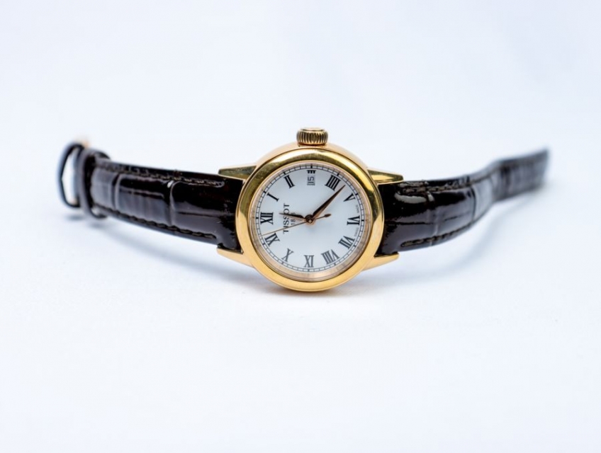 [35648] Đồng hồ nữ Tissot PVD vàng mặt trắng la mã dây da