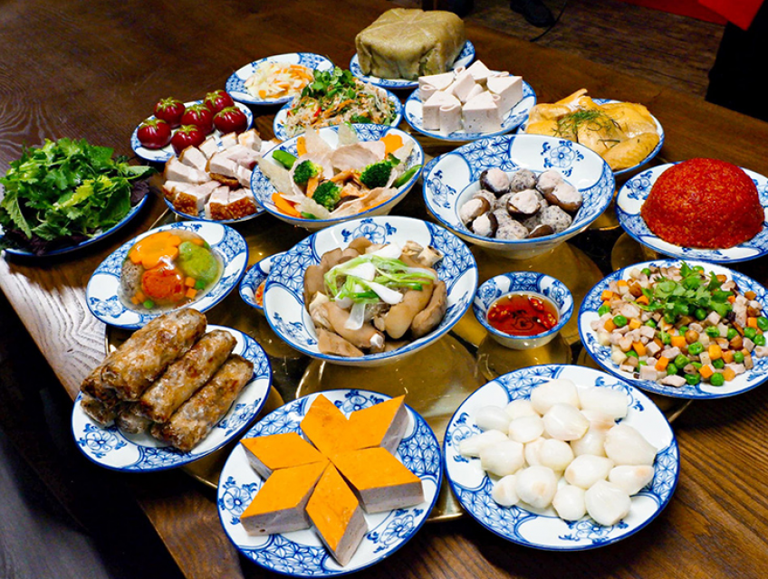Mâm cơm ngày Tết có ý nghĩa như thế nào với người Việt