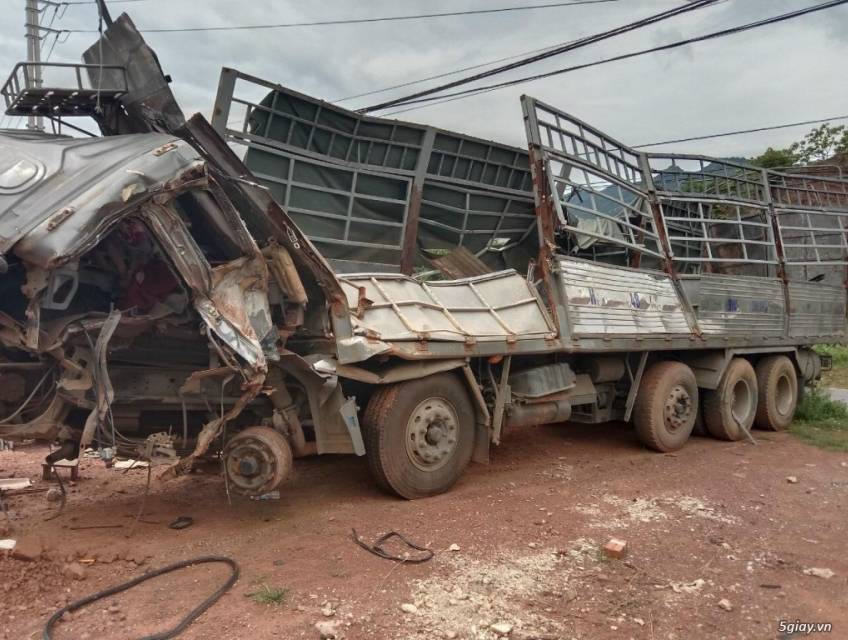 thu mua xe tai nạn cháy nổ xe tải xe khách xe con hcm toàn quốc