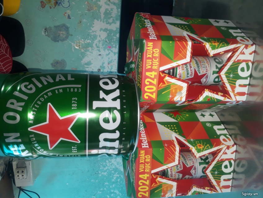 Bia heineken bom và hộp quà xuân 2024
