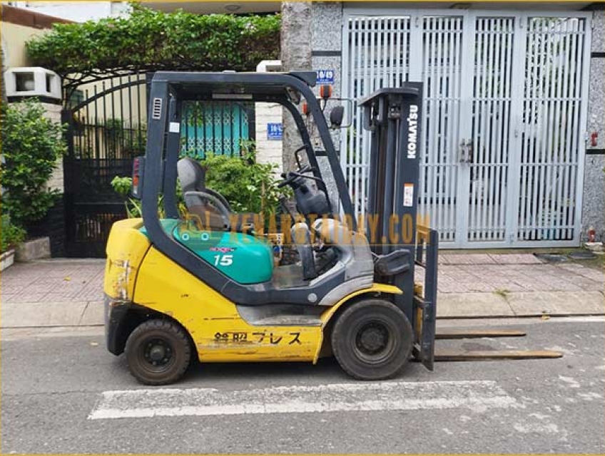 Xe nâng xăng 1.5 tấn Komatsu giá rẻ hơn hạt dẻ