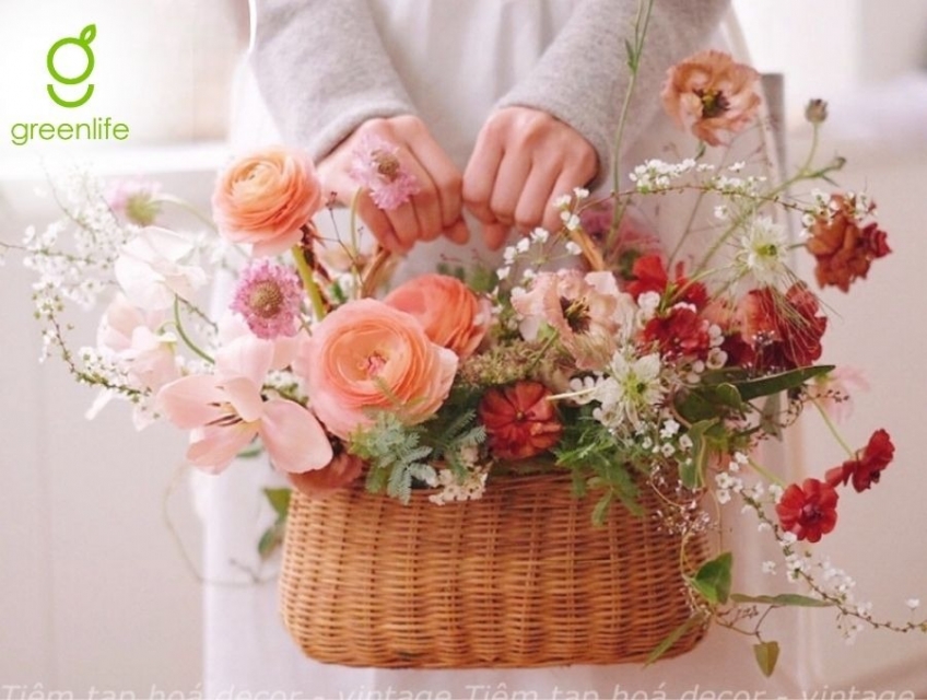Mang thiên nhiên vào không gian với giỏ cắm hoa mây tre